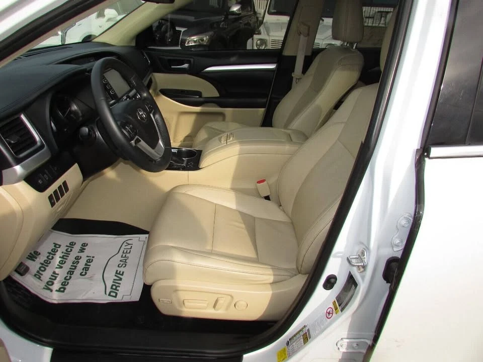 2019 Toyota Highlander - Image 12 of 20