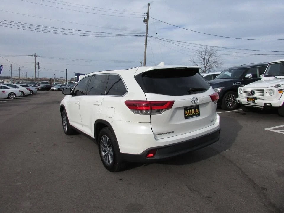 2019 Toyota Highlander - Image 10 of 20