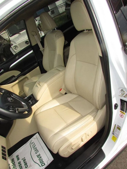 2019 Toyota Highlander - Image 13 of 20