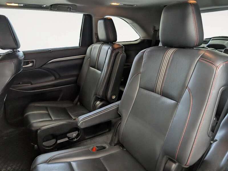 2019 Toyota Highlander - Image 8 of 20