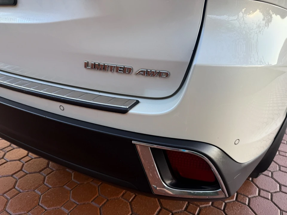 2019 Toyota Highlander - Image 4 of 21