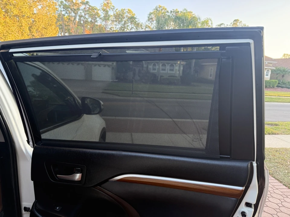 2019 Toyota Highlander - Image 19 of 21