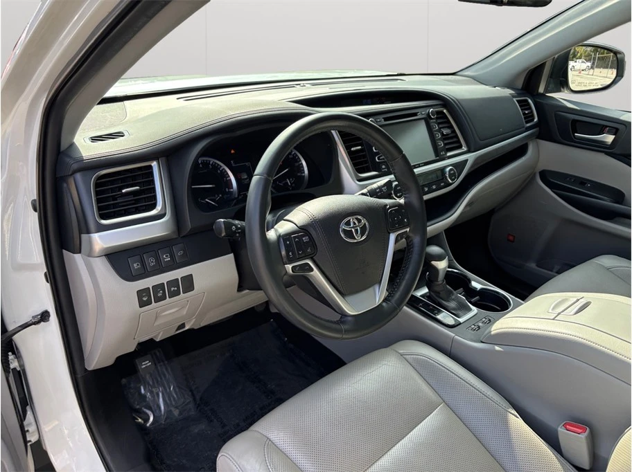 2019 Toyota Highlander - Image 6 of 21