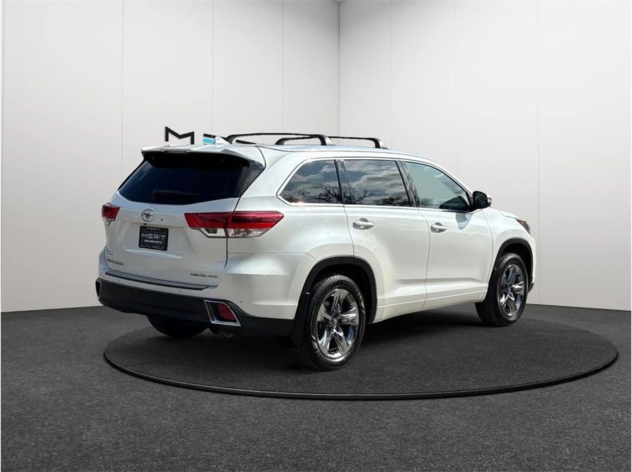 2019 Toyota Highlander - Image 9 of 21