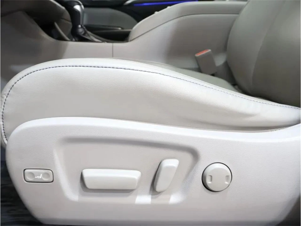 2019 Toyota Highlander - Image 15 of 31