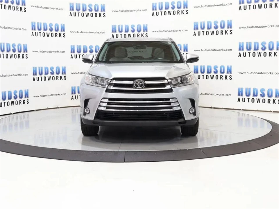 2019 Toyota Highlander - Image 9 of 31