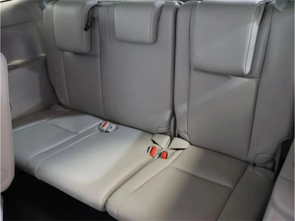 2019 Toyota Highlander - Image 27 of 31