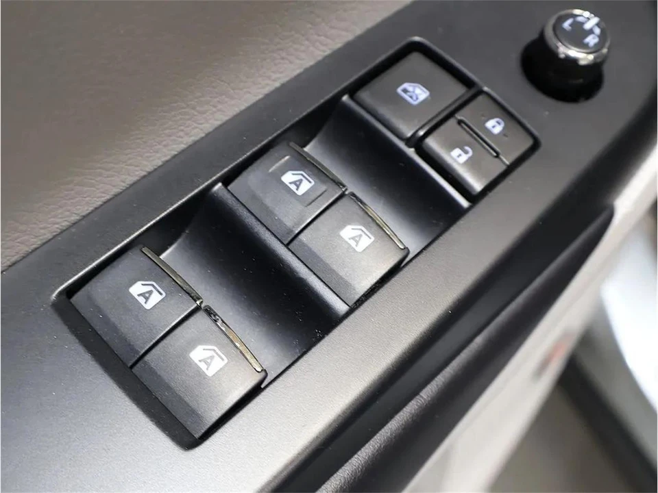 2019 Toyota Highlander - Image 11 of 31