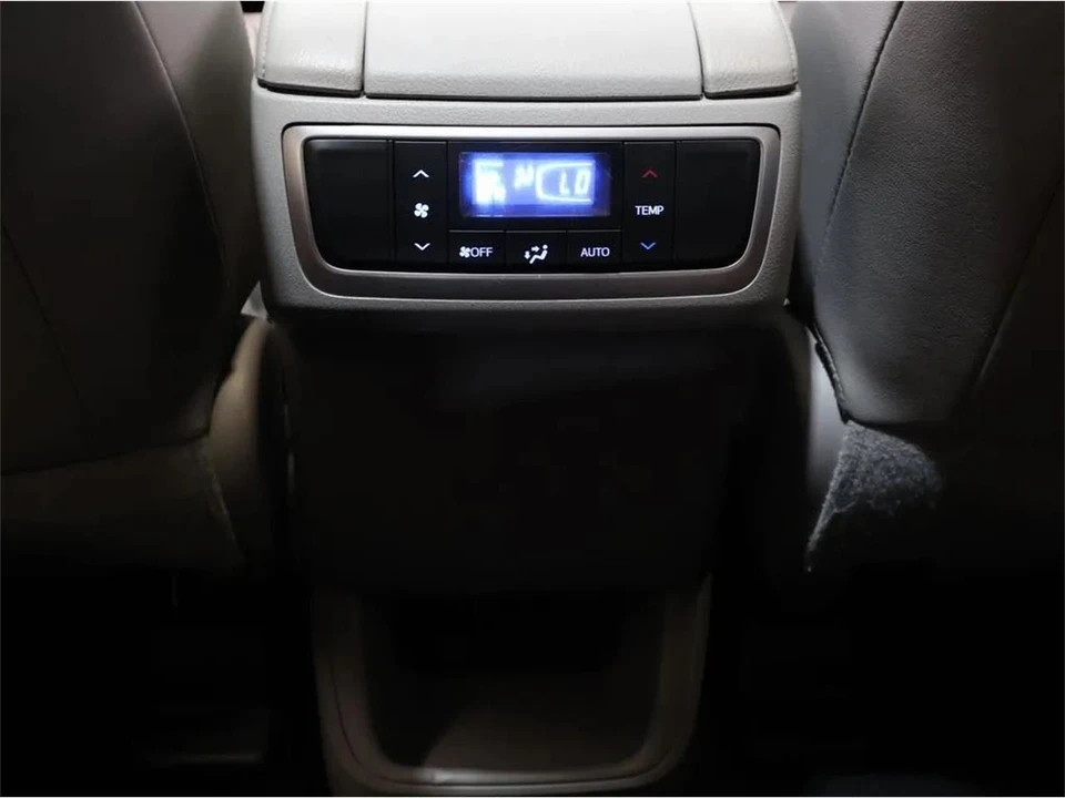 2019 Toyota Highlander - Image 29 of 31