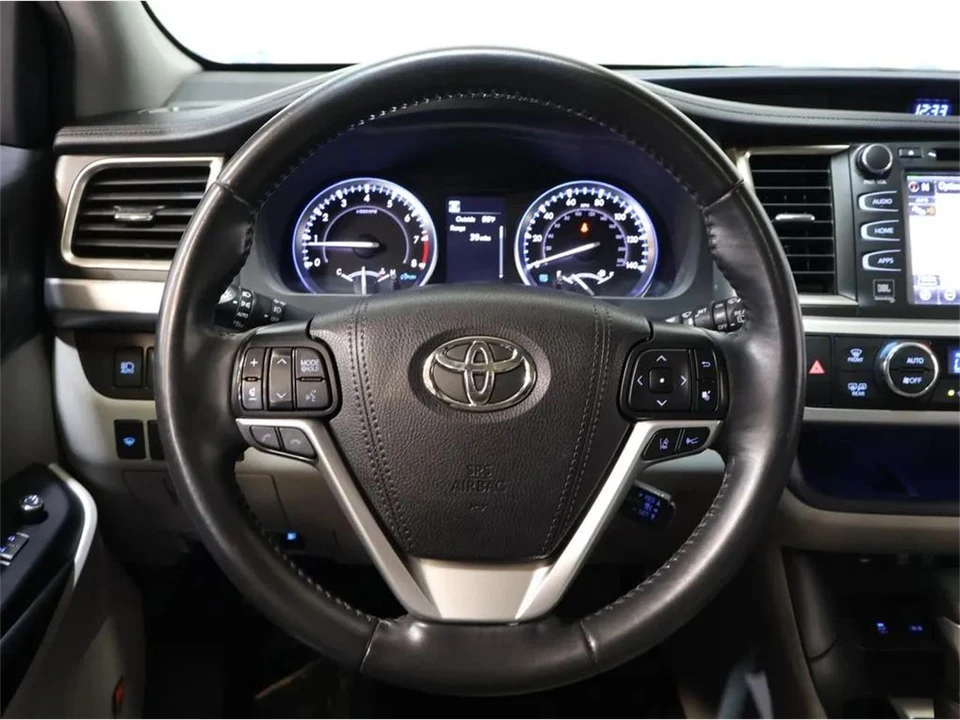 2019 Toyota Highlander - Image 17 of 31