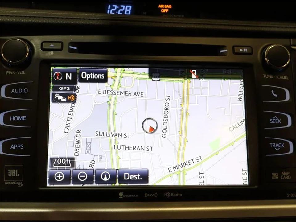 2019 Toyota Highlander - Image 20 of 31