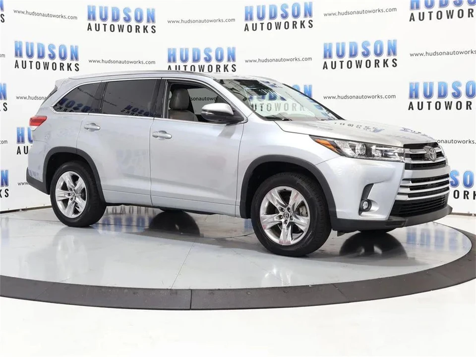 2019 Toyota Highlander - Image 8 of 31