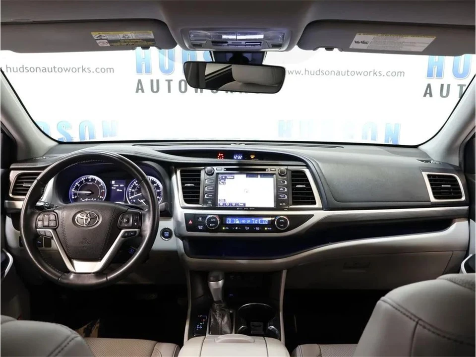 2019 Toyota Highlander - Image 26 of 31