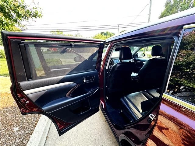 2019 Toyota Highlander - Image 10 of 21