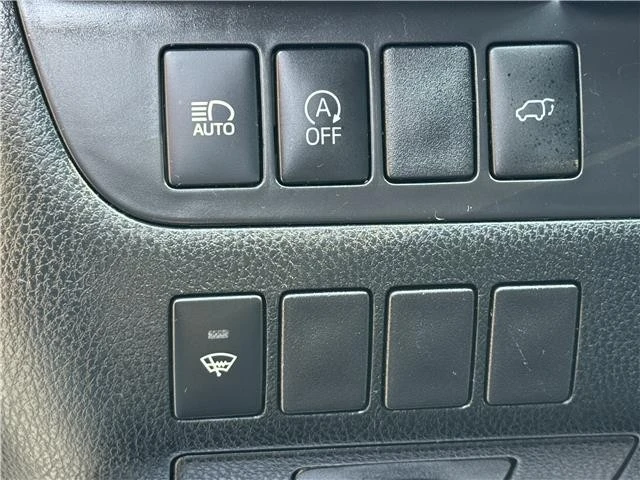 2019 Toyota Highlander - Image 19 of 21