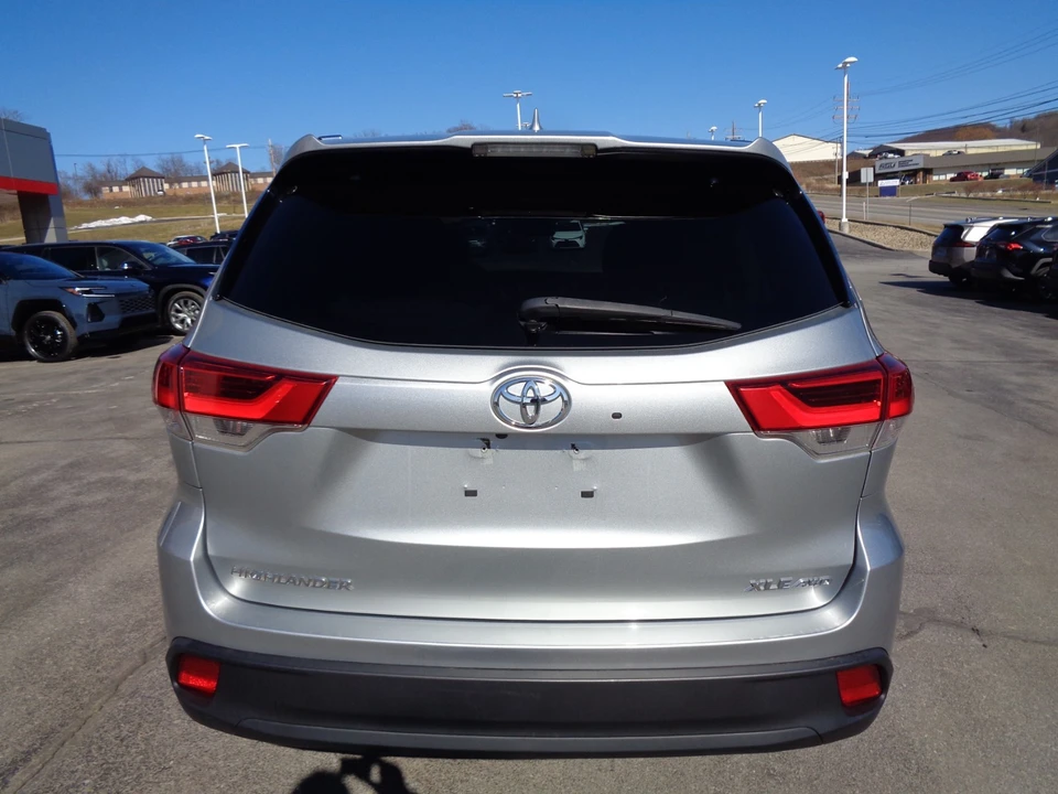 2019 Toyota Highlander - Image 5 of 21