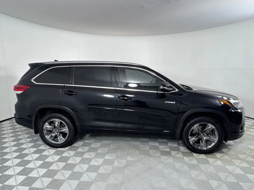 2019 Toyota Highlander - Image 4 of 12