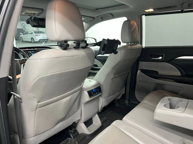 2019 Toyota Highlander - Image 10 of 12
