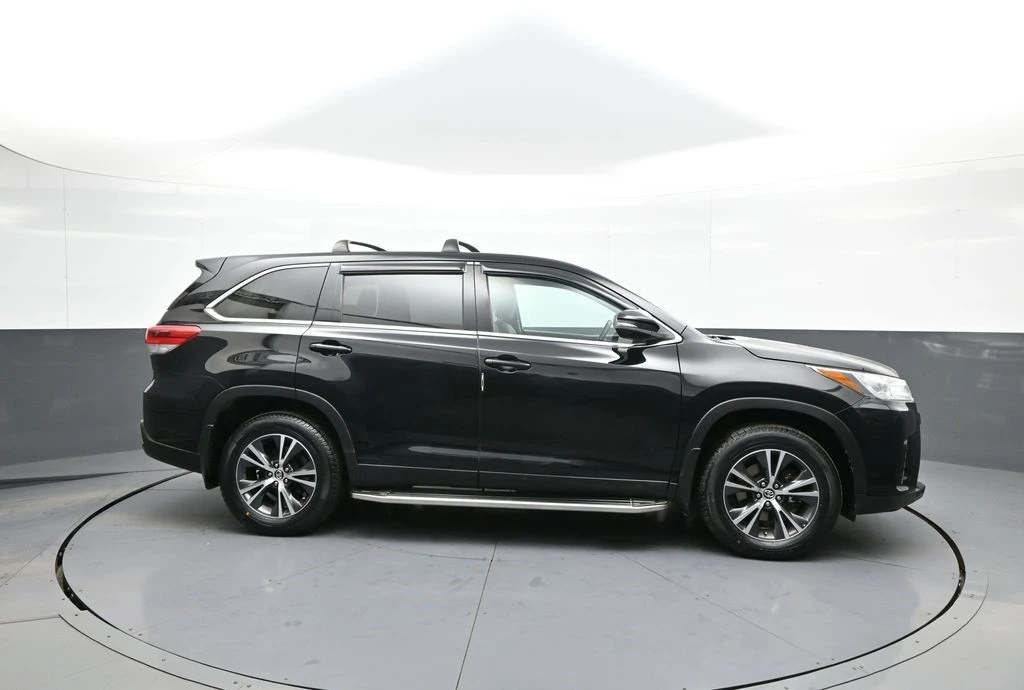 2019 Toyota Highlander - Image 5 of 12