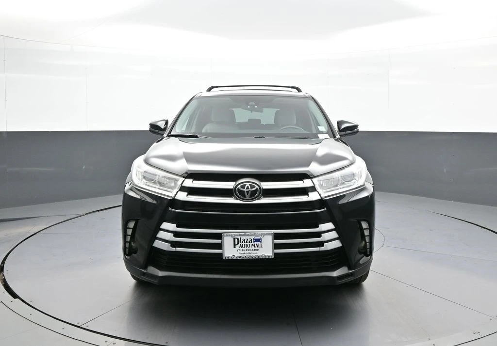2019 Toyota Highlander - Image 2 of 12