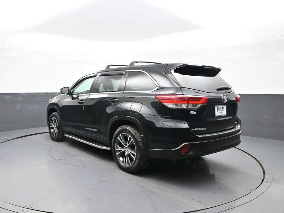 2019 Toyota Highlander - Image 8 of 12