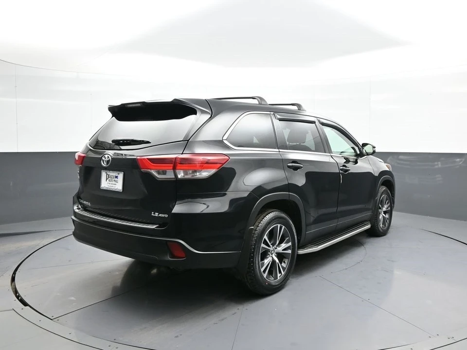 2019 Toyota Highlander - Image 6 of 12