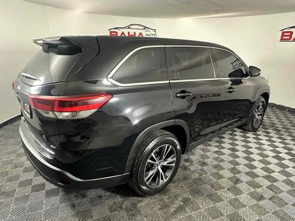 2019 Toyota Highlander - Image 8 of 21