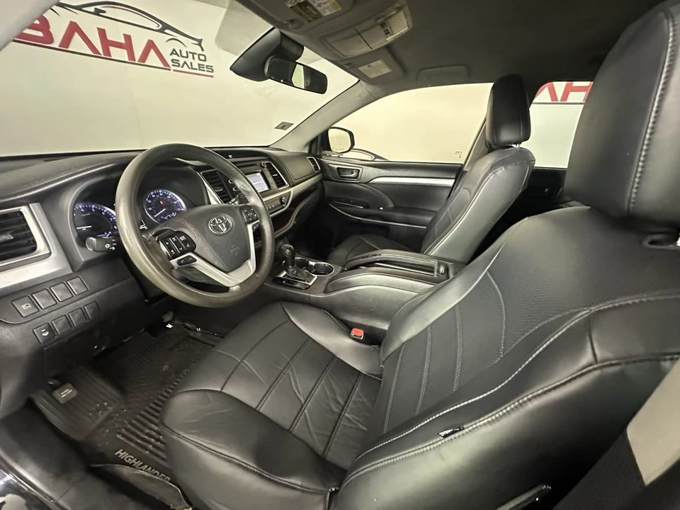 2019 Toyota Highlander - Image 20 of 21
