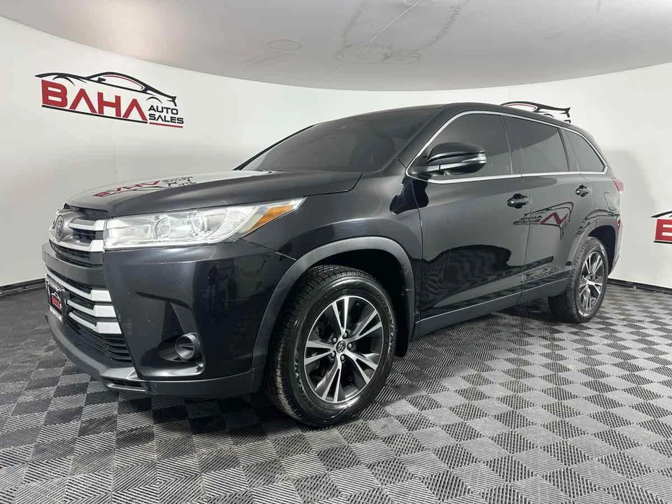 2019 Toyota Highlander - Image 2 of 21