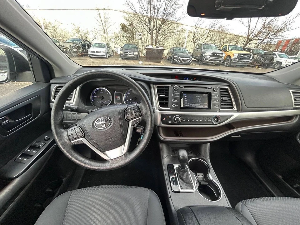 2019 Toyota Highlander - Image 6 of 12