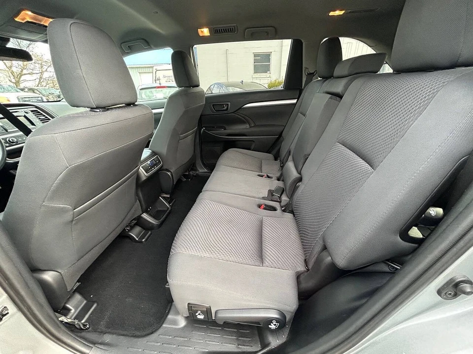 2019 Toyota Highlander - Image 8 of 12