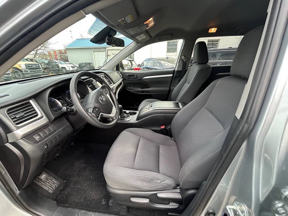 2019 Toyota Highlander - Image 5 of 12