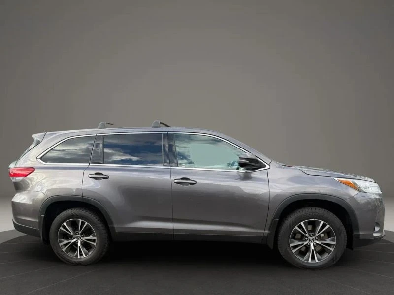 2019 Toyota Highlander - Image 4 of 12