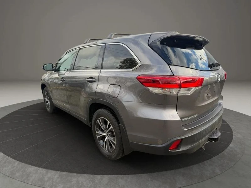 2019 Toyota Highlander - Image 7 of 12