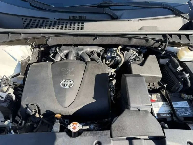 2019 Toyota Highlander - Image 10 of 12