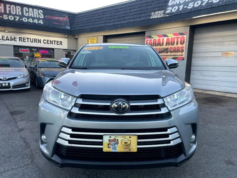 2019 Toyota Highlander - Image 2 of 12