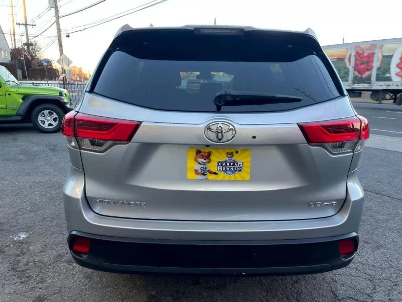 2019 Toyota Highlander - Image 6 of 12