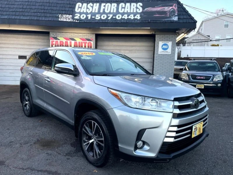 2019 Toyota Highlander - Image 3 of 12