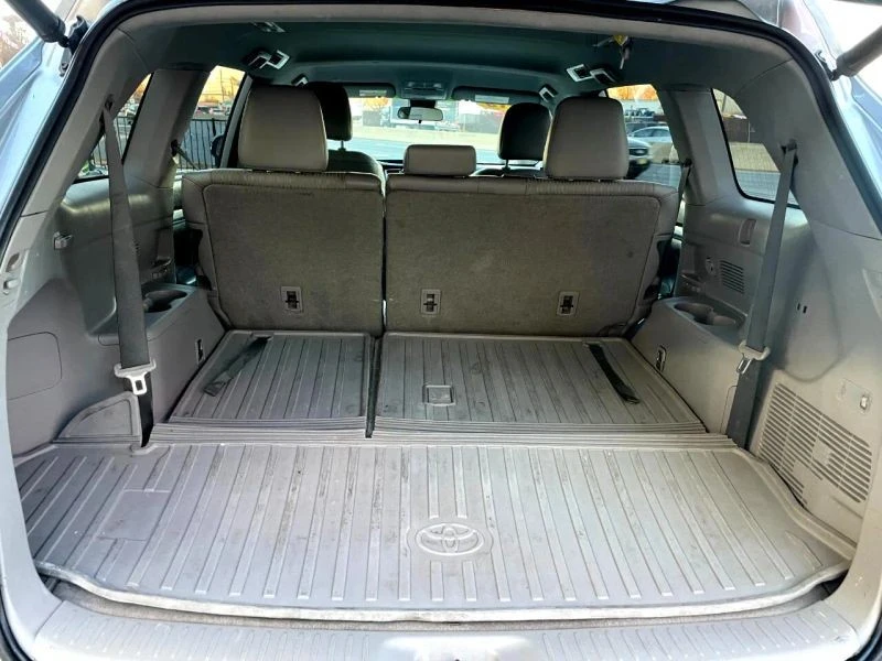 2019 Toyota Highlander - Image 12 of 12
