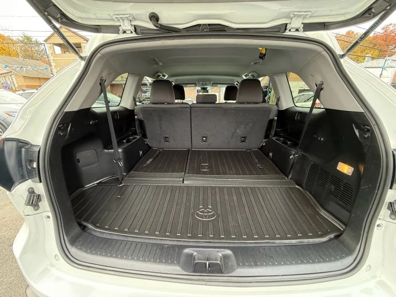 2019 Toyota Highlander - Image 12 of 12