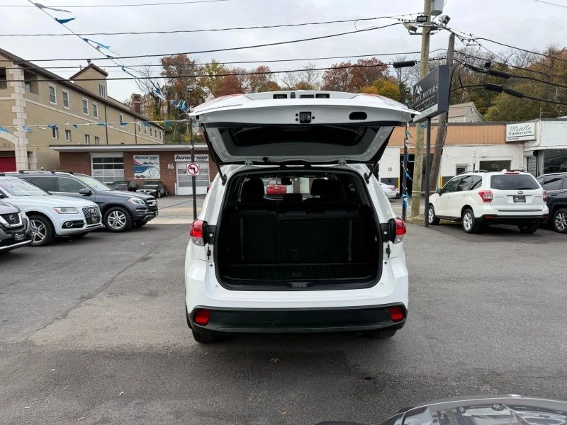 2019 Toyota Highlander - Image 10 of 12