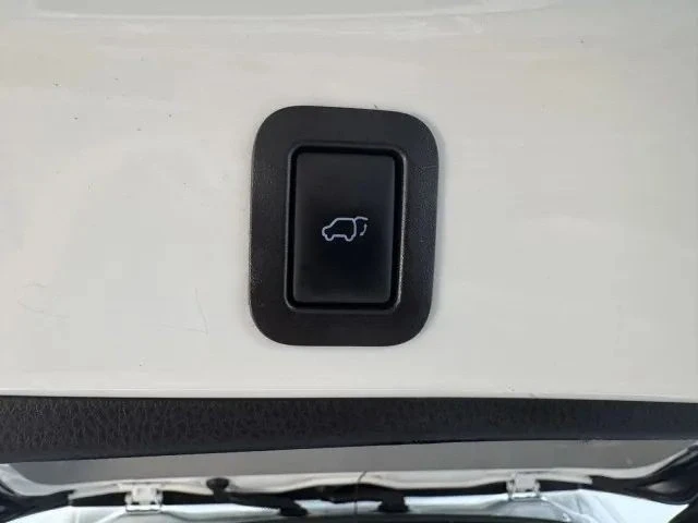 2019 Toyota Highlander - Image 9 of 12