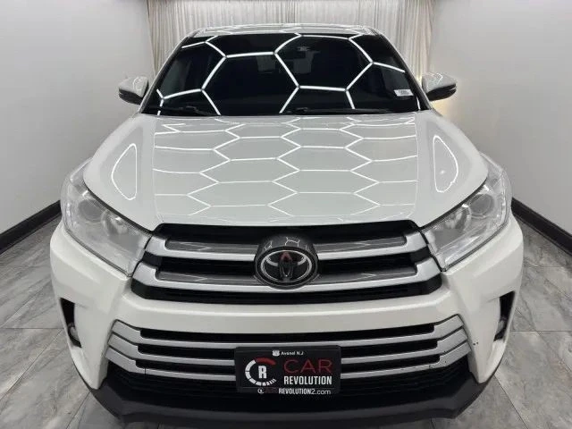 2019 Toyota Highlander - Image 2 of 12