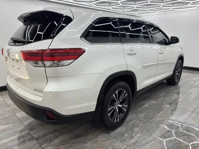 2019 Toyota Highlander - Image 10 of 12