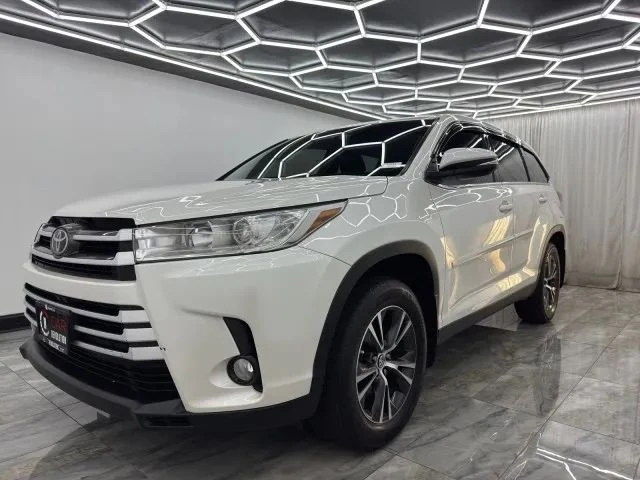 2019 Toyota Highlander - Image 3 of 12