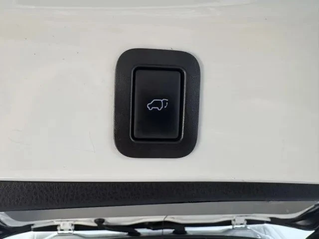 2019 Toyota Highlander - Image 9 of 12