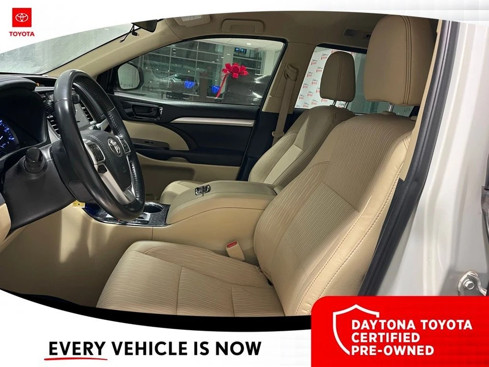 2019 Toyota Highlander - Image 6 of 10