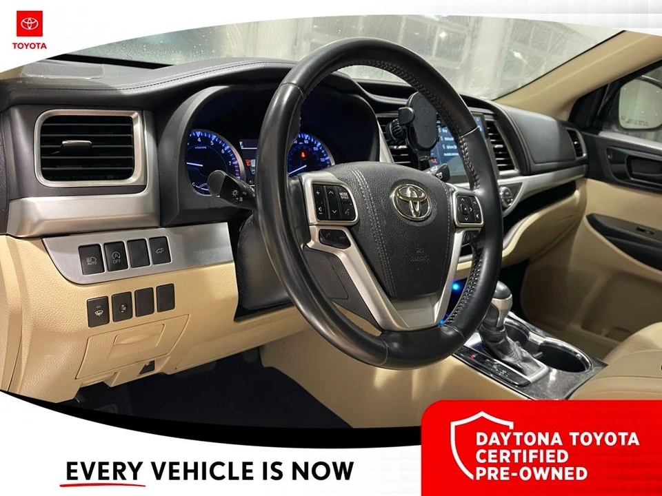 2019 Toyota Highlander - Image 5 of 10