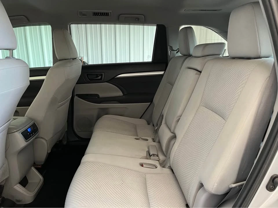 2019 Toyota Highlander - Image 9 of 10