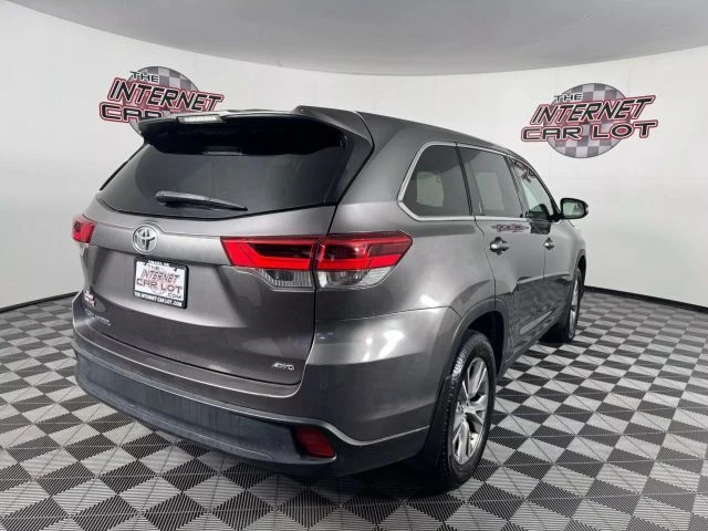 2019 Toyota Highlander - Image 7 of 12